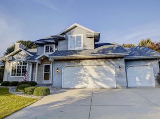 125 Fairbrook Dr, Waunakee, WI 53597