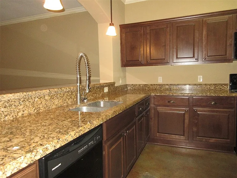 2907 Old Ironsides Dr — Photo 13