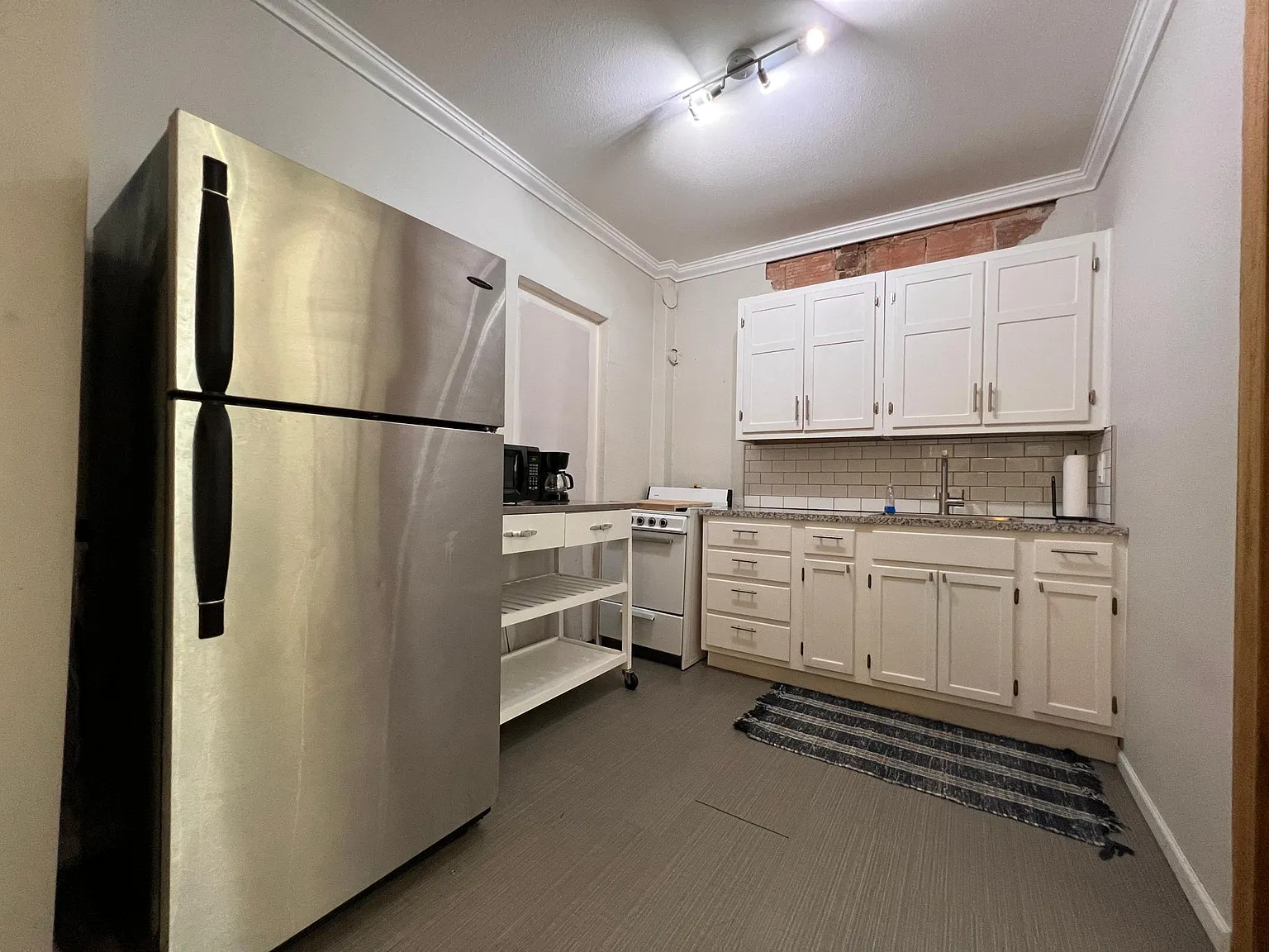 Studio, 451 sqft, $785 — Photo 1