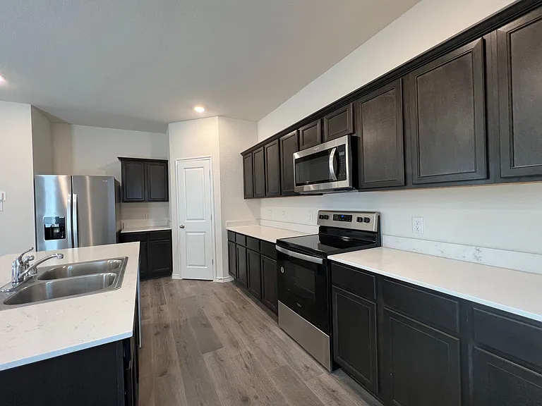 329 Sage St — Photo 12