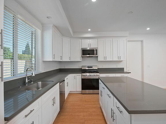3rd image of 17962 Parthenia St