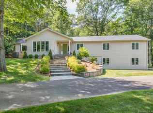 12 Birch Rd, Woodbridge, CT 06525