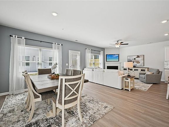 5th image of 409 Lanier Cir
