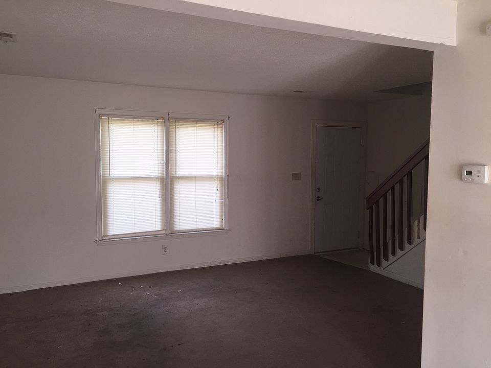1st image of 104-2A Concord Dr