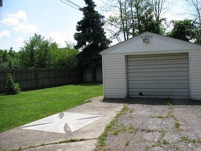 4th image of 855 Daffodil Dr