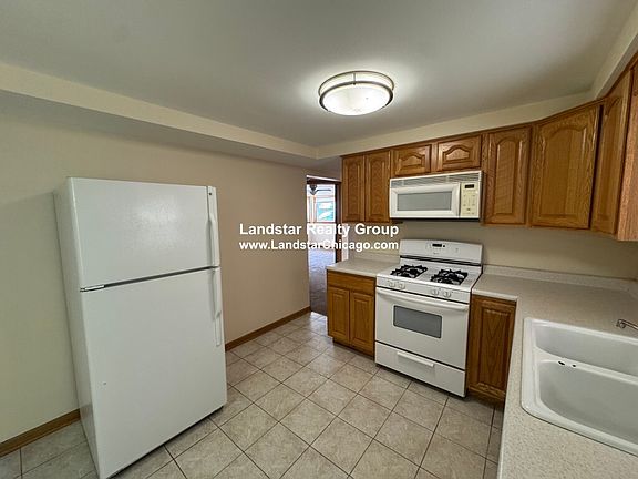 4th image of 4752 N Menard Ave APT 1S