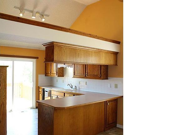 5th image of 5413 NE Holiday Dr