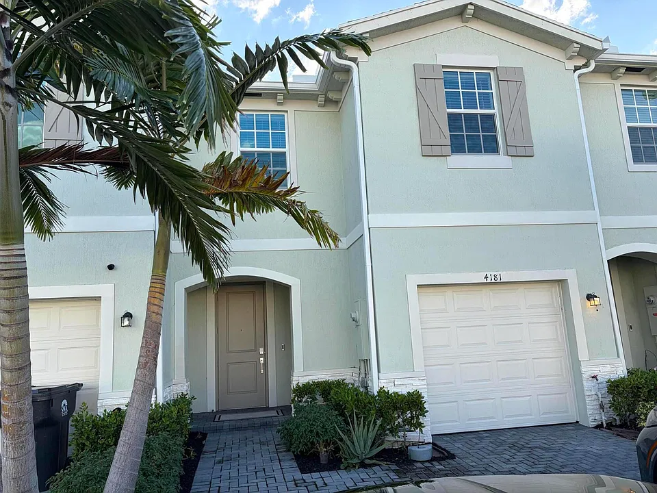 4181 Lagoon Shore Dr