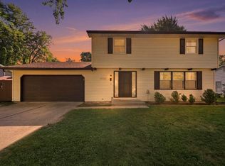 2002 Dominion Dr, Fort Wayne, IN 46815