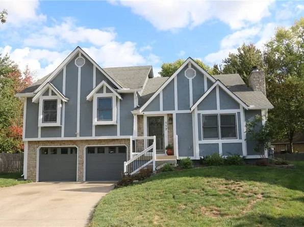 117 SE Gemstone Cir, Lees Summit, MO 64063