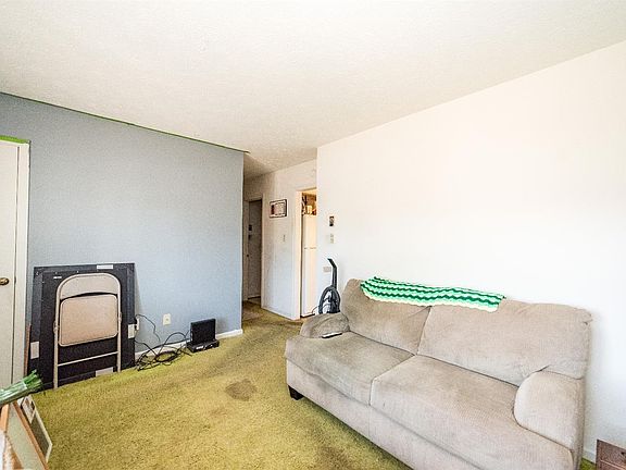4th image of 106 Kings Dr