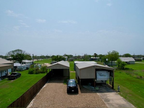 531 Burton St, Matagorda, TX 77457