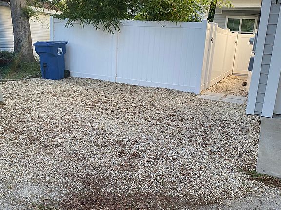 3rd image of 1120 1/2 16th Ave N