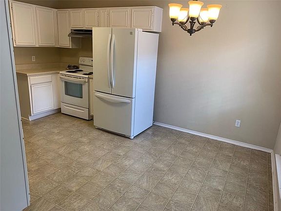 4th image of 1207 Stone Creek Dr