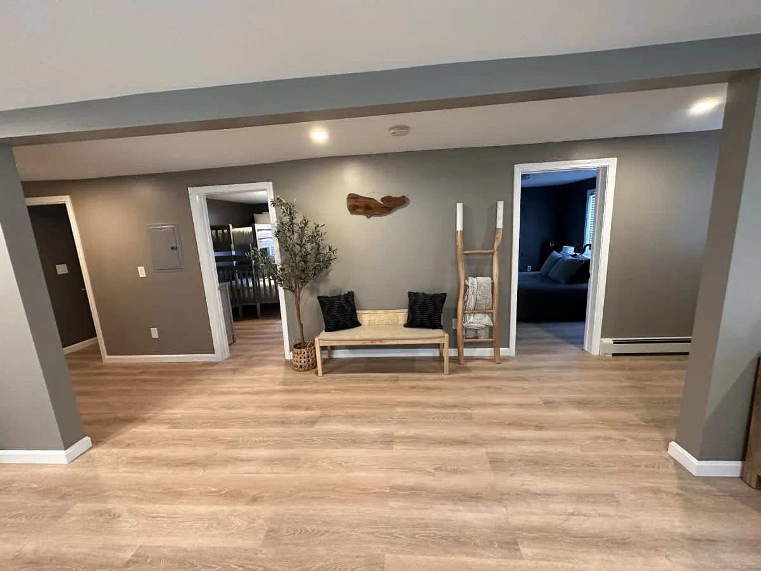 2 bed, 1.0 bath, 839 sqft, $8,371 — Photo 4