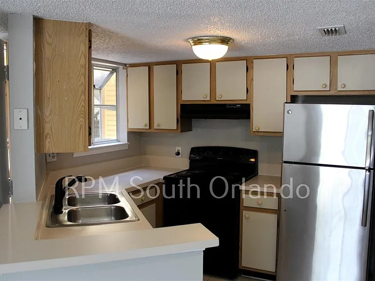 1908 Lake Atriums Cir #6 — Photo 3