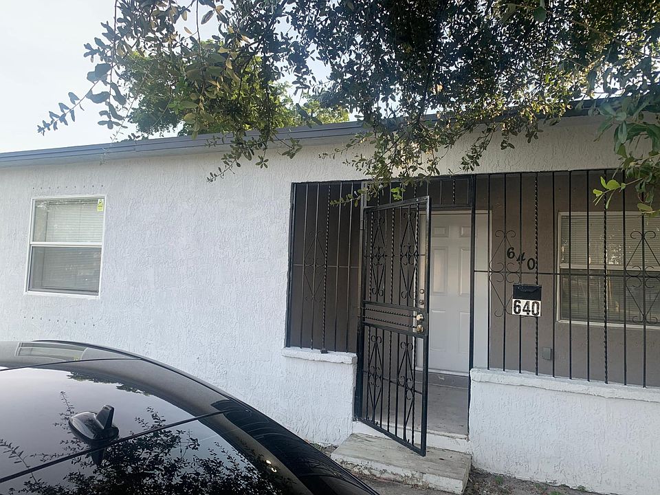 1st image of 640 NE 145th St #2