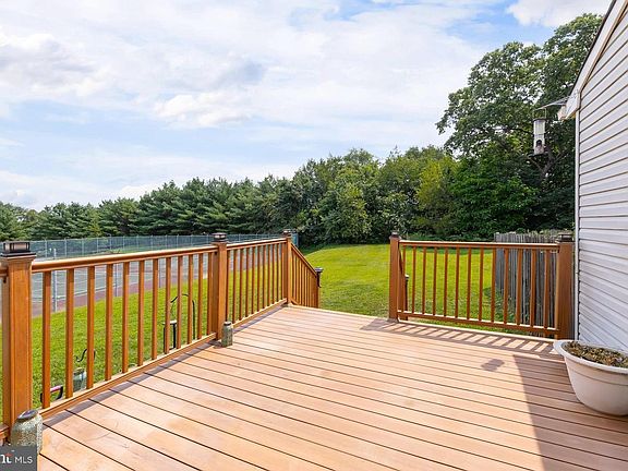 3rd image of 713 Quest Ct