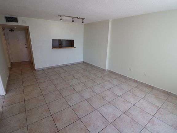 3rd image of 401 Ocean Dr APT 506