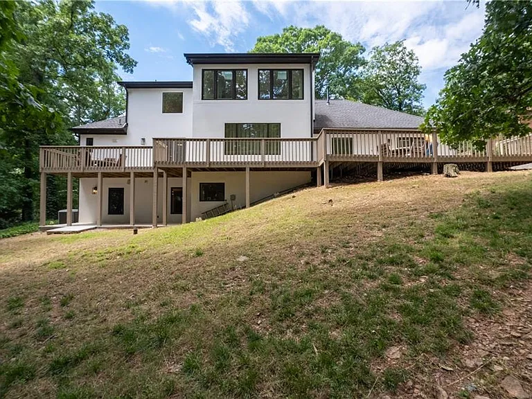 4610 Morton Rd — Photo 49