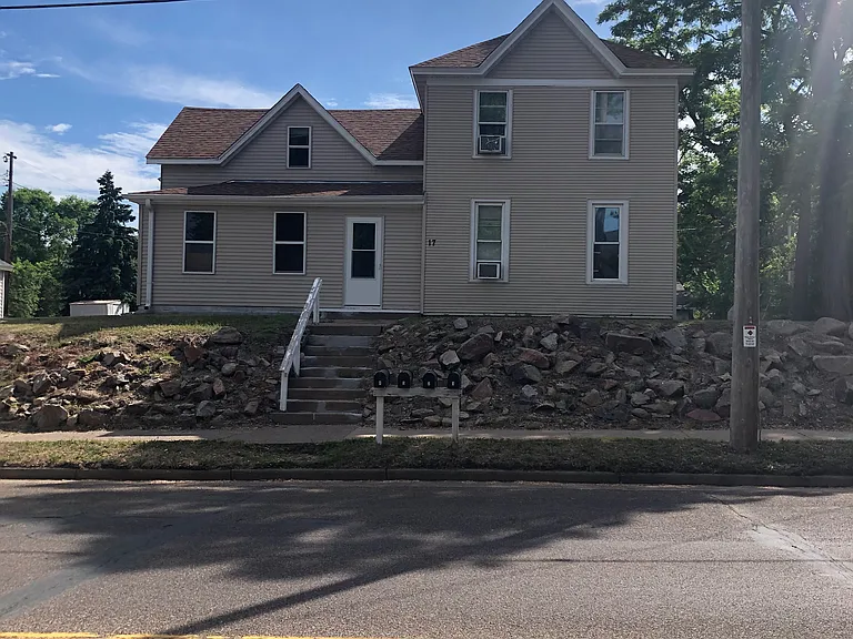 17 S Main St #4 — Photo 1