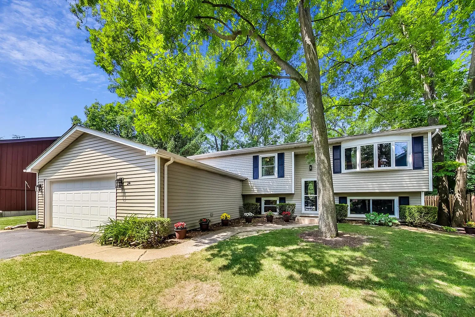 24 Sheehan Dr photo 1