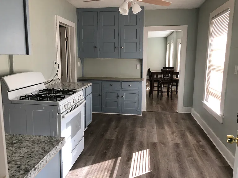 28 Haendel St #3 — Photo 8