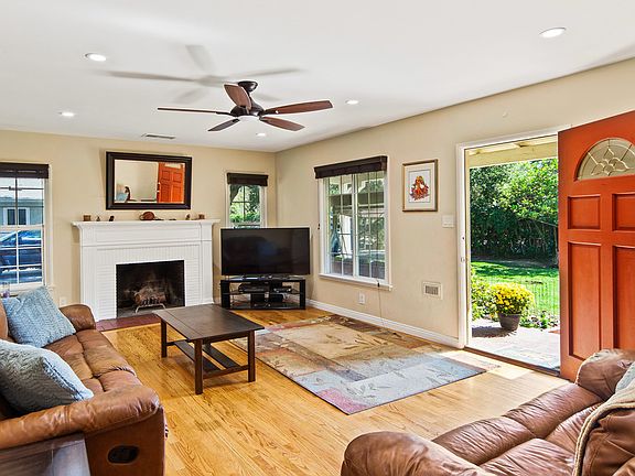 3rd image of 13637 Hatteras St
