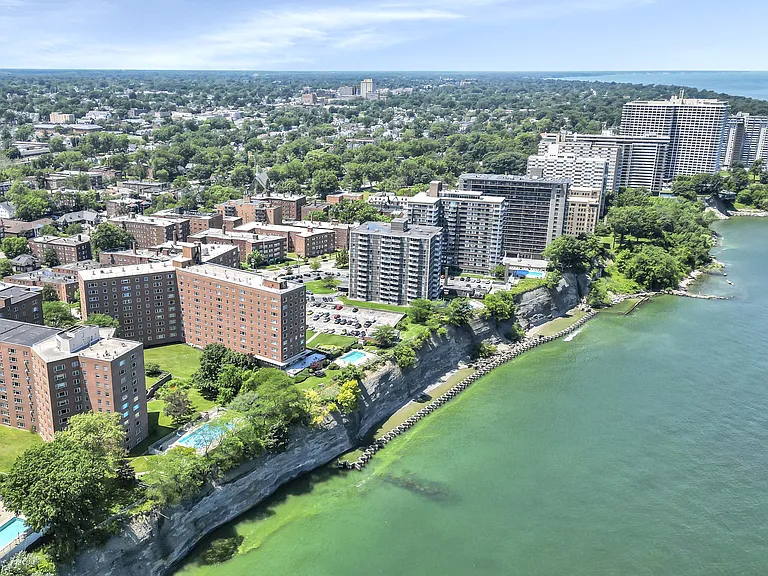 11850 Edgewater Dr #820 — Photo 45