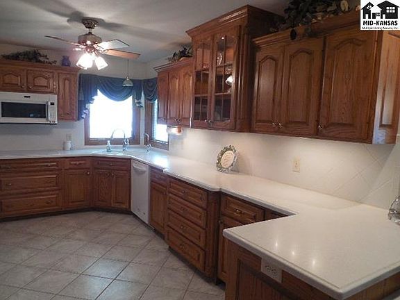 5th image of 608 E 39th Ave