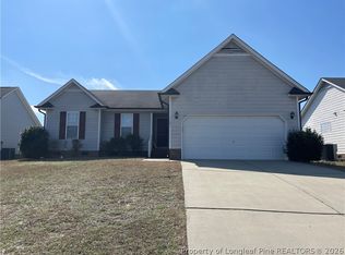 1465 Avoncroft Dr, Fayetteville, NC 28306