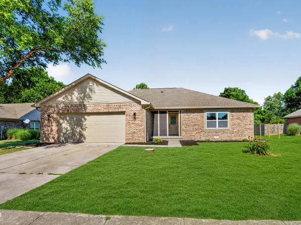 4213 S Amber Ct, New Palestine, IN 46163