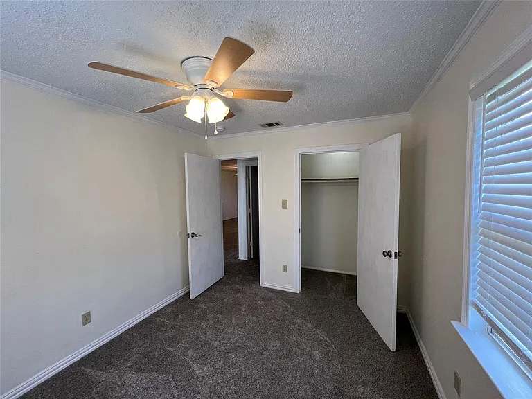 2528 Private Road 5101 — Photo 33