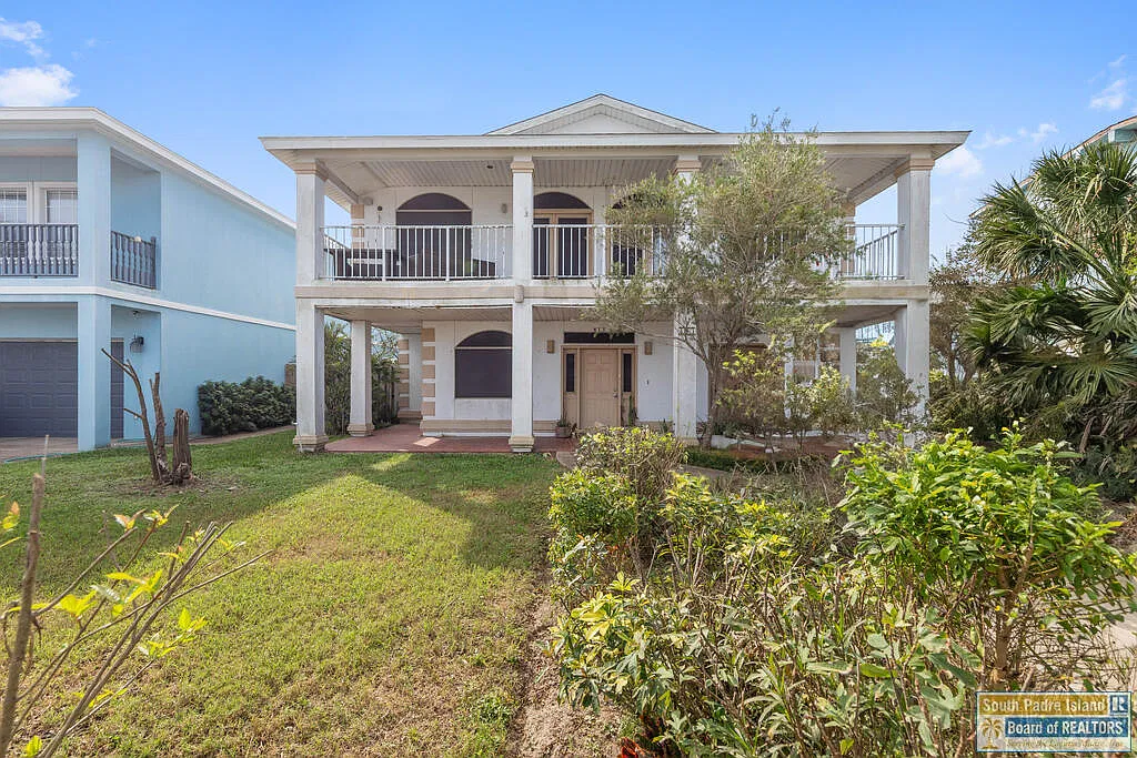 3 bed, 2.5 bath, 1959 sqft, $2,700 — Photo 1