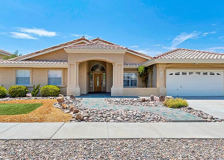 1209 Wind Ridge Dr — Photo 1