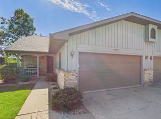 907 W Ridgeview Dr, Appleton, WI 54914