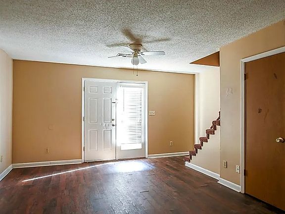 2nd image of 1131 Bradshaw Dr #3f07f9c64