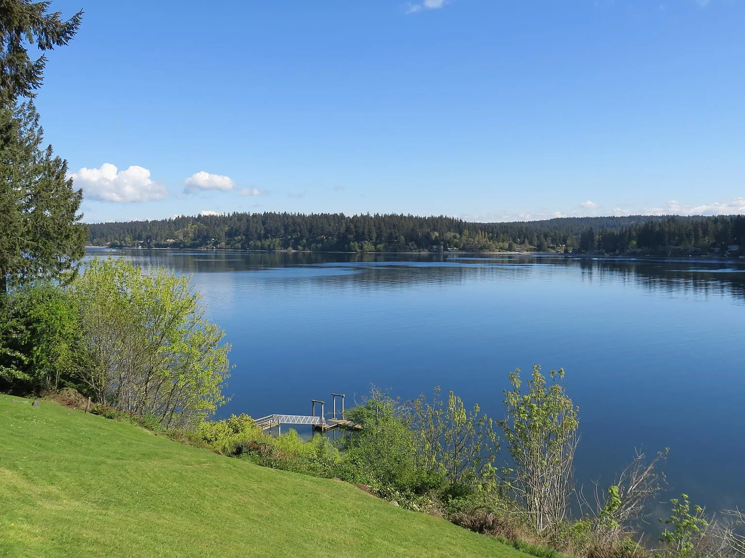 University Point Cir NE, Bremerton — Photo 2