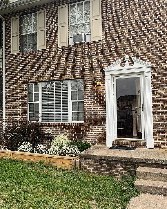 1st image of 110 Little River Dr