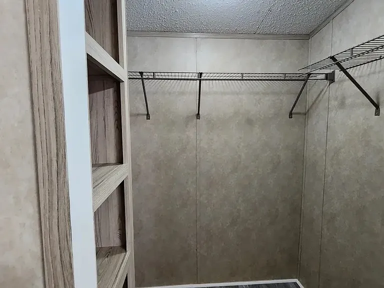 101 Stoney Creek Dr #15 — Photo 26