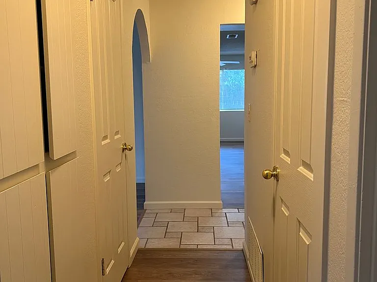 7120 Van Maren Ln — Photo 10