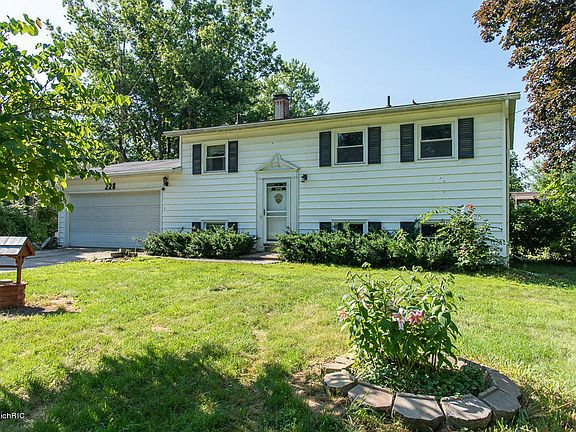 3rd image of 228 Culp Dr