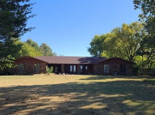 2505 S State Line Rd, Siloam Springs, AR 72761