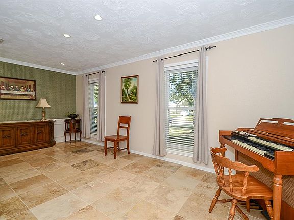 5th image of 9311 Claridge Dr