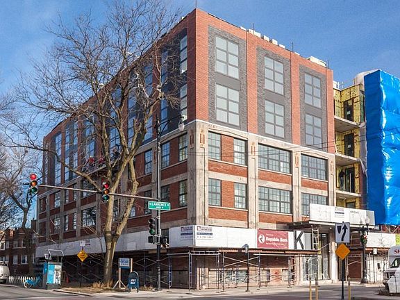 3rd image of 2158 W Lawrence Ave #921