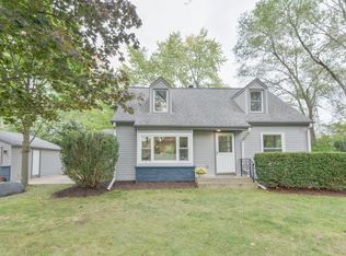 W194S7650 Westlyn Dr, Muskego, WI 53150