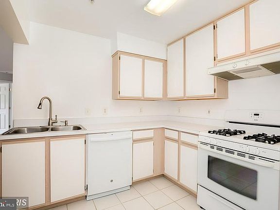 4th image of 101 Watkins Pond Blvd #4404
