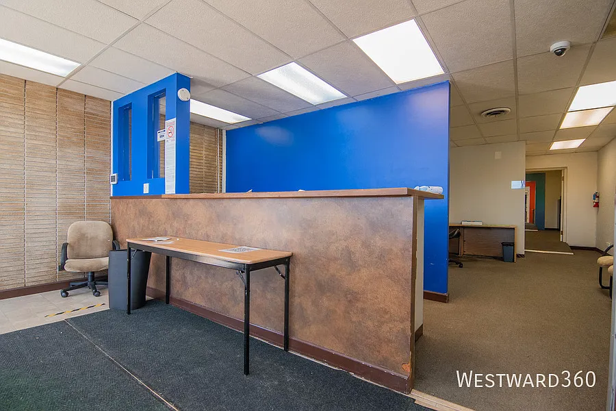 Stony Island Park commercial space for rent — Photo 3