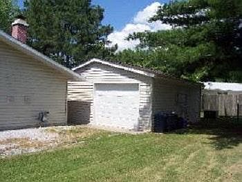 2nd image of 1030 Roberta Dr