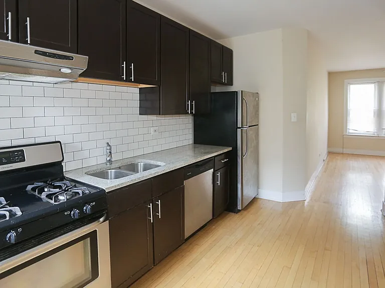 1919-31 W. Winona — Photo 10